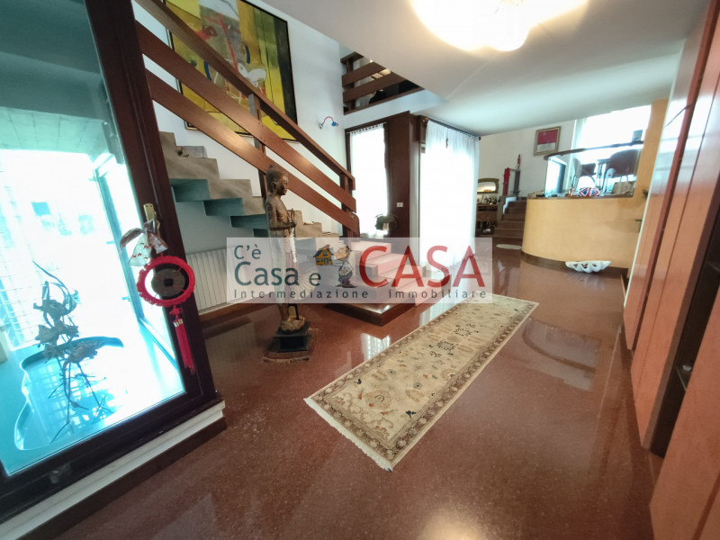 S. DOMENICO: OCCASIONE !!!!!!!!! Bellissima zona molto tranquilla e signorile, l’agenzia C’è Casa...