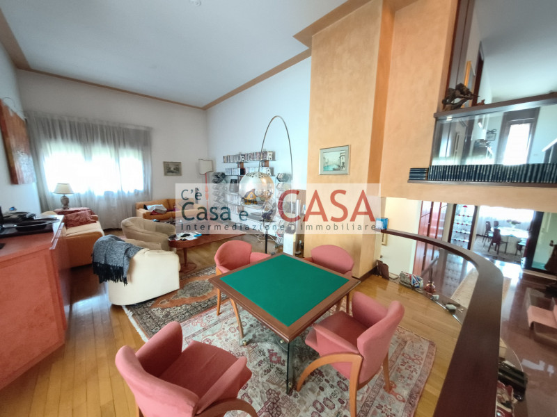 S. DOMENICO: OCCASIONE !!!!!!!!! Bellissima zona molto tranquilla e signorile, l’agenzia C’è Casa...