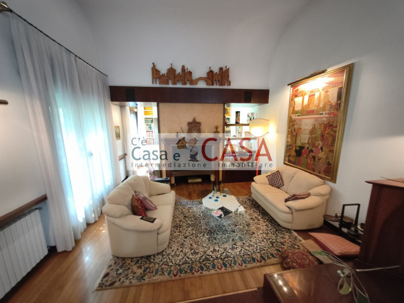 S. DOMENICO: OCCASIONE !!!!!!!!! Bellissima zona molto tranquilla e signorile, l’agenzia C’è Casa...