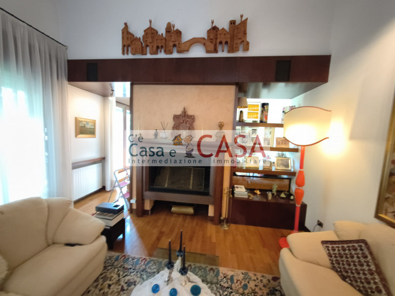 S. DOMENICO: OCCASIONE !!!!!!!!! Bellissima zona molto tranquilla e signorile, l’agenzia C’è Casa...