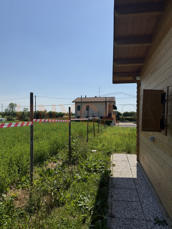 MESTRINO - fraz. Lissaro: se stai cercando uno spazio pratico da destinare a deposito, ricovero a...