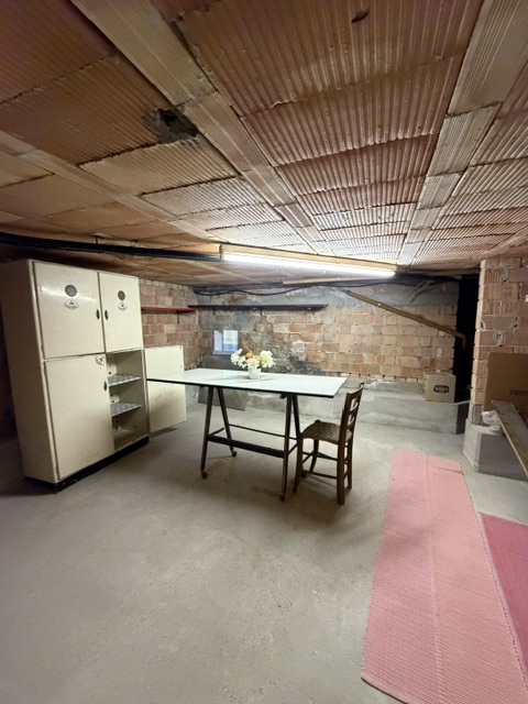 San Pietro di Stra vendesi casa singola degli anni 70 in discreto stato abitativo con giardino di...