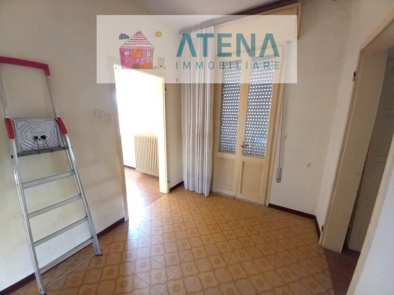 rif. 26627

PADOVA -  CHIESANUOVA
CASA DA RISTRUTTURARE SENZA MEDIAZIONE

In via tranquilla e ris...