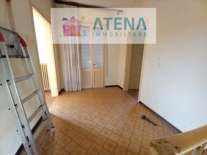 rif. 26627

PADOVA -  CHIESANUOVA
CASA DA RISTRUTTURARE SENZA MEDIAZIONE

In via tranquilla e ris...
