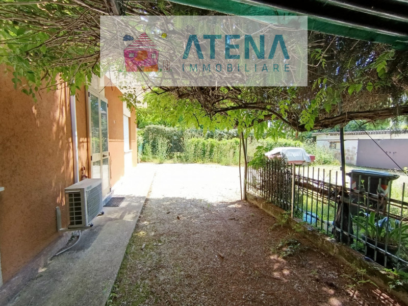 rif. 26627

PADOVA -  CHIESANUOVA
CASA DA RISTRUTTURARE SENZA MEDIAZIONE

In via tranquilla e ris...