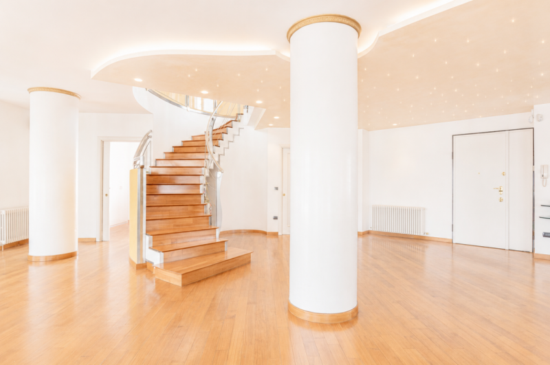 Prestigioso attico duplex dagli spazi introvabili, una residenza esclusiva dove luce, privacy e g...