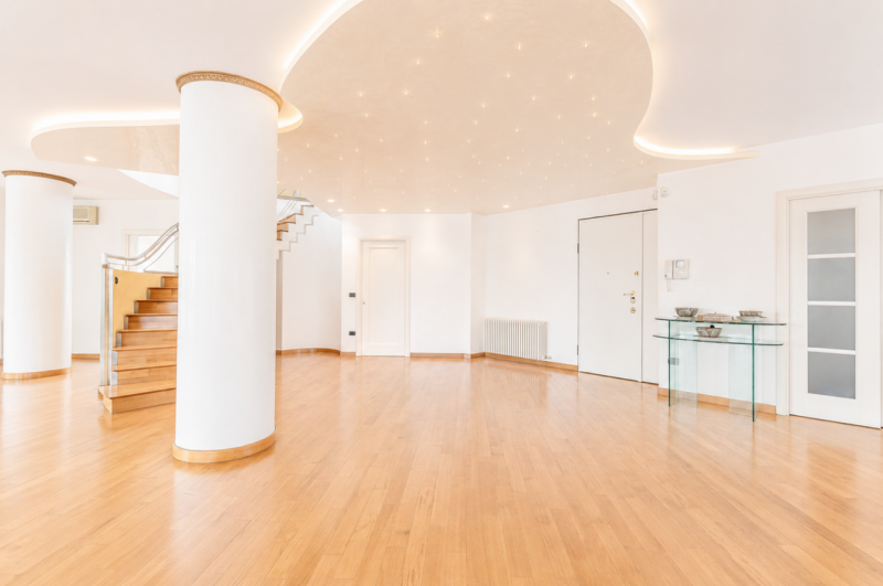 Prestigioso attico duplex dagli spazi introvabili, una residenza esclusiva dove luce, privacy e g...