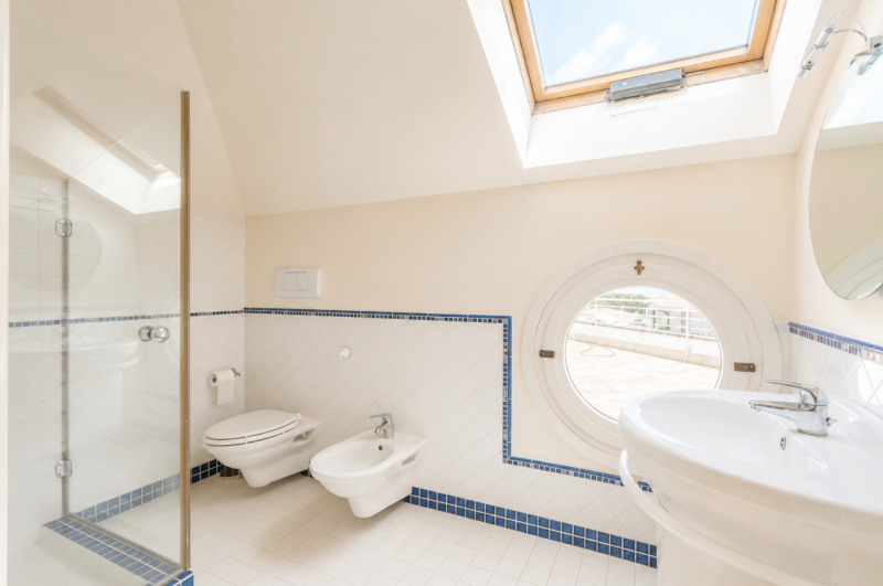 Prestigioso attico duplex dagli spazi introvabili, una residenza esclusiva dove luce, privacy e g...