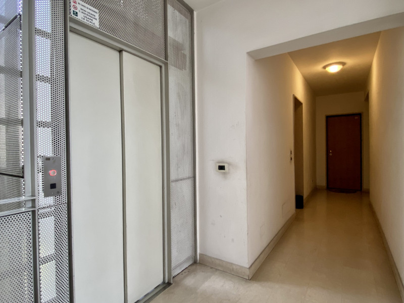 Nel cuore del quartiere Cattane, una delle zone più richieste e servite di Vicenza, proponiamo in...
