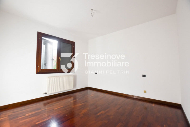 (Per INFO Feltrin ing. Gianni) Proponiamo in vendita un appartamento al piano terra a Ponzano Ven...