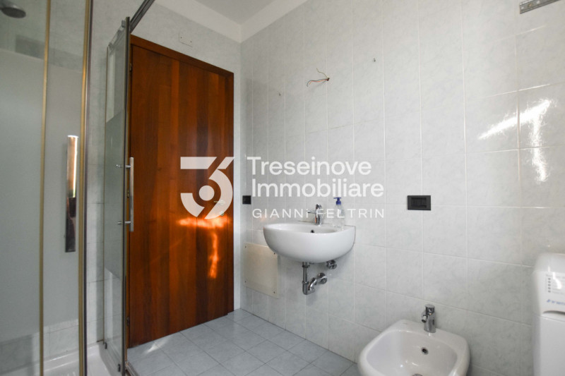 (Per INFO Feltrin ing. Gianni) Proponiamo in vendita un appartamento al piano terra a Ponzano Ven...