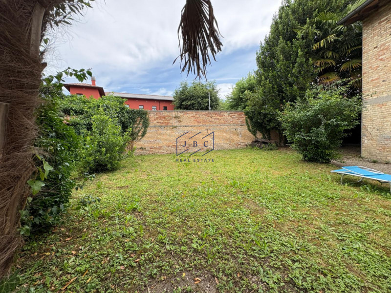 FOSSALTA DI PORTOGRUARO - Venezia
Proponiamo in vendita esclusiva una casa singola terratetto deg...