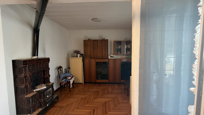 In una zona tranquilla e ben servita di Cadoneghe, proponiamo in vendita una splendida villetta a...