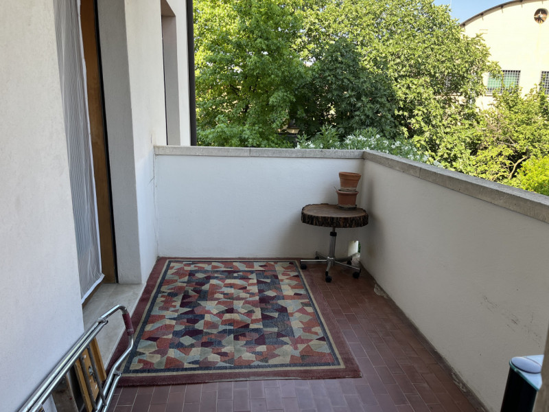 ARACELI

Inserito in un quartiere residenziale, zona ben abitata e molto tranquilla. L’appartamen...