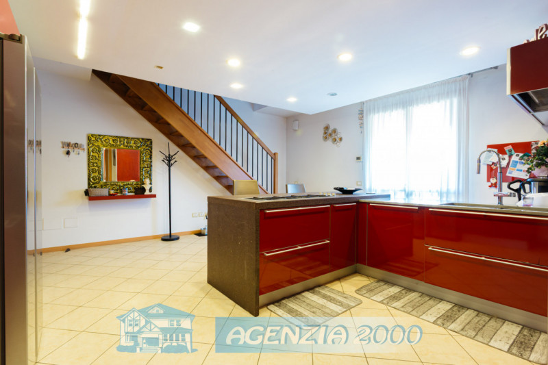 A CONSELVE BELLISSIMO APPARTAMENTO !!! CURATISSIMO CON TRAVI A VISTA IN LEGNO !!! VIENI A VEDERLO...