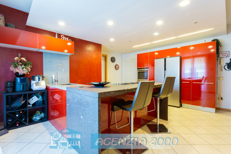A CONSELVE BELLISSIMO APPARTAMENTO !!! CURATISSIMO CON TRAVI A VISTA IN LEGNO !!! VIENI A VEDERLO...