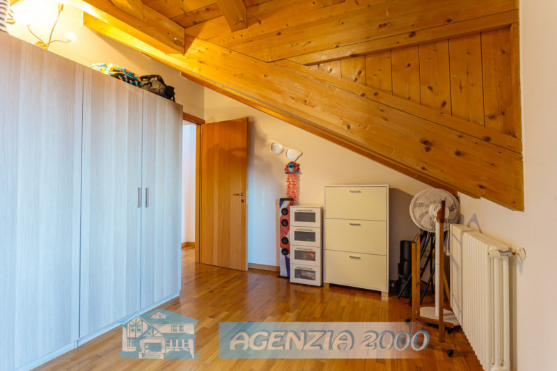 A CONSELVE BELLISSIMO APPARTAMENTO !!! CURATISSIMO CON TRAVI A VISTA IN LEGNO !!! VIENI A VEDERLO...