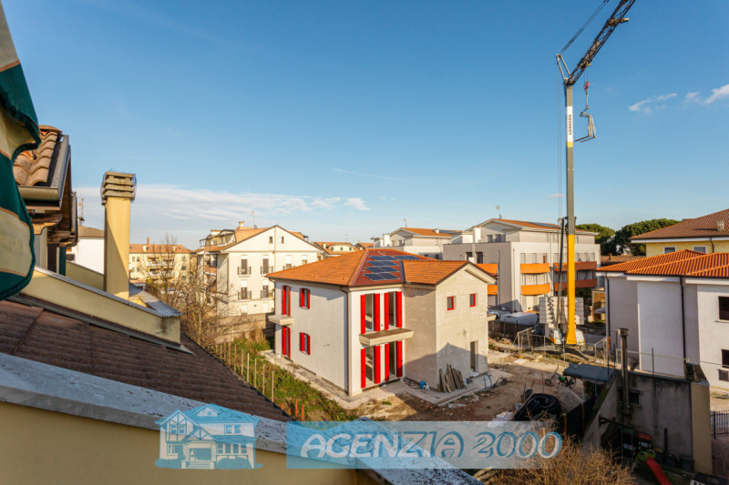 A CONSELVE BELLISSIMO APPARTAMENTO !!! CURATISSIMO CON TRAVI A VISTA IN LEGNO !!! VIENI A VEDERLO...