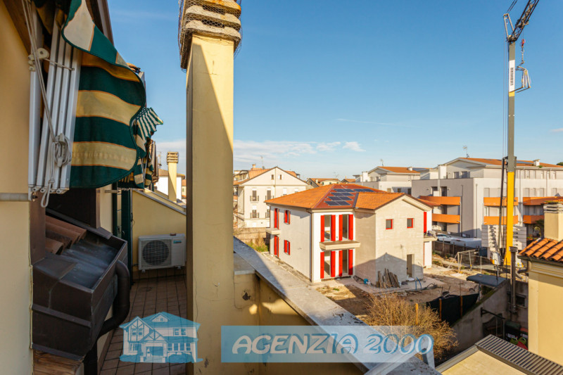 A CONSELVE BELLISSIMO APPARTAMENTO !!! CURATISSIMO CON TRAVI A VISTA IN LEGNO !!! VIENI A VEDERLO...