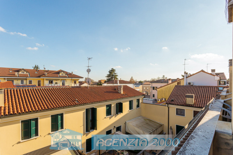A CONSELVE BELLISSIMO APPARTAMENTO !!! CURATISSIMO CON TRAVI A VISTA IN LEGNO !!! VIENI A VEDERLO...