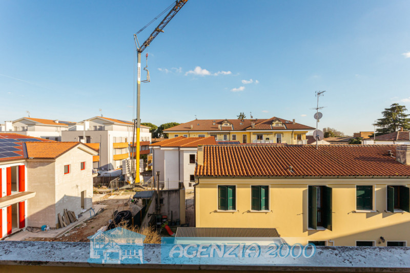 A CONSELVE BELLISSIMO APPARTAMENTO !!! CURATISSIMO CON TRAVI A VISTA IN LEGNO !!! VIENI A VEDERLO...