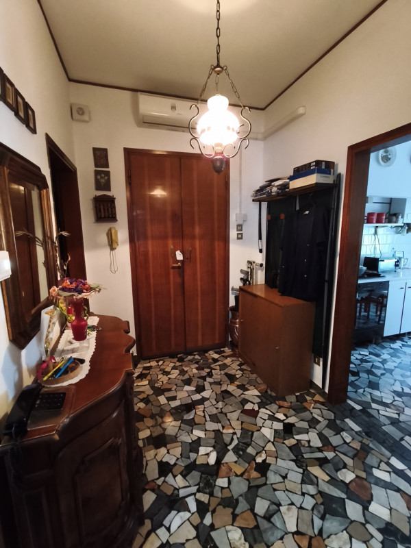 Situato nel cuore del tranquillo quartiere di San Carlo, nella zona Arcella  vi presentiamo un'op...