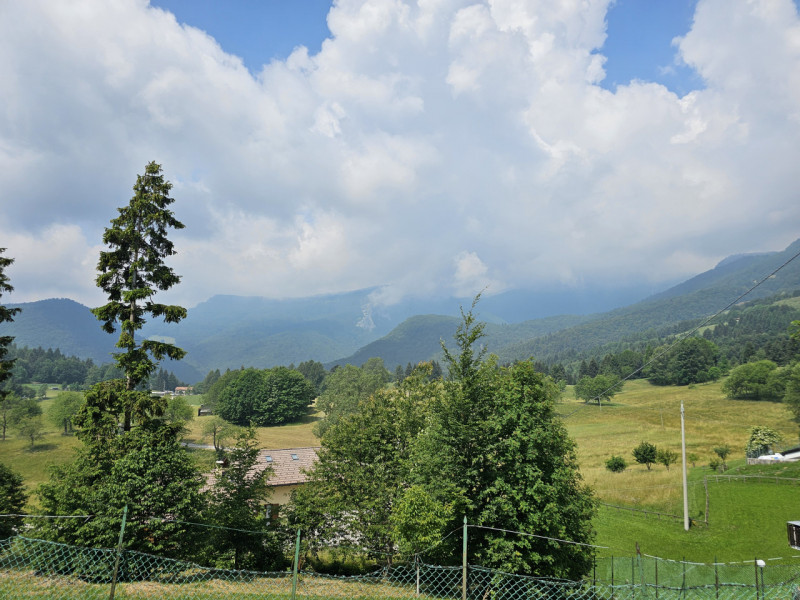 Proponiamo in vendita appartamento bilocale situato a Tonezza del Cimone, precisamente nella loca...