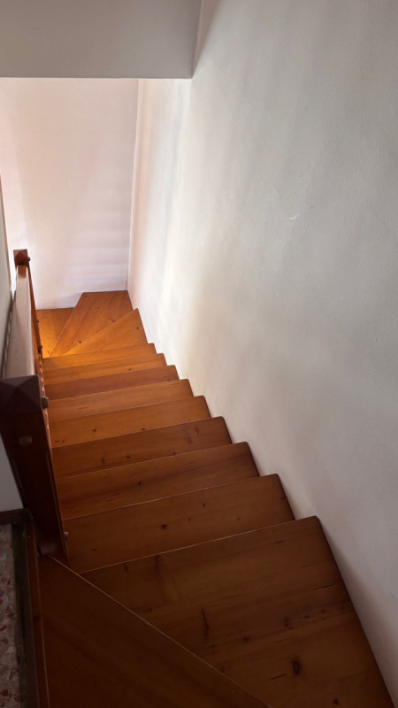 Scopri questo  affascinante appartamento duplex situato nel centro di Este! Con una superficie di...