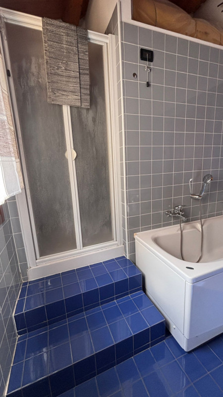Scopri questo  affascinante appartamento duplex situato nel centro di Este! Con una superficie di...