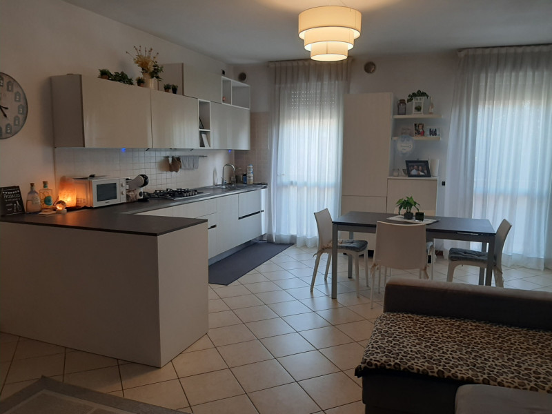 LE CASE DI ROSSELLA: propone un ampio duplex posto in palazzina recente in una posizione tranquil...