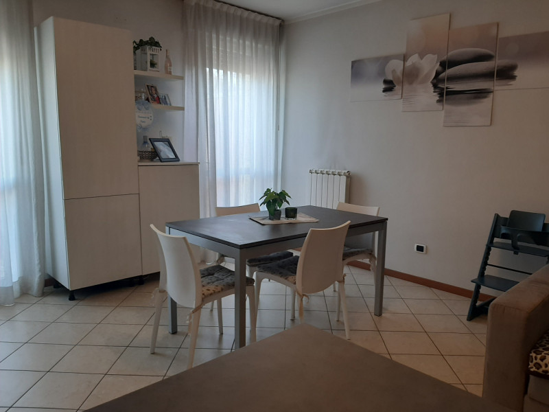 LE CASE DI ROSSELLA: propone un ampio duplex posto in palazzina recente in una posizione tranquil...