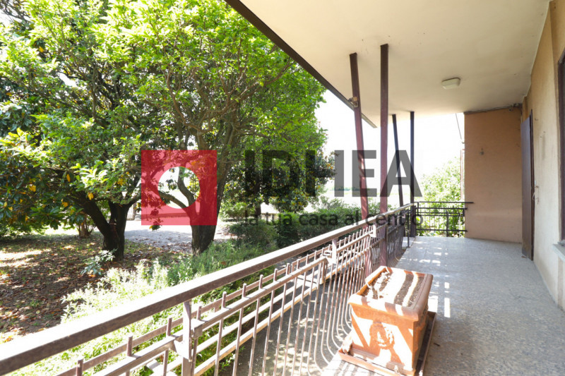 CASA SINGOLA CON GIARDINO A POSTIOMA CON TERRENO AGRICOLO DI 20.000MQ - RIF. "AVP3"

L'agenzia im...