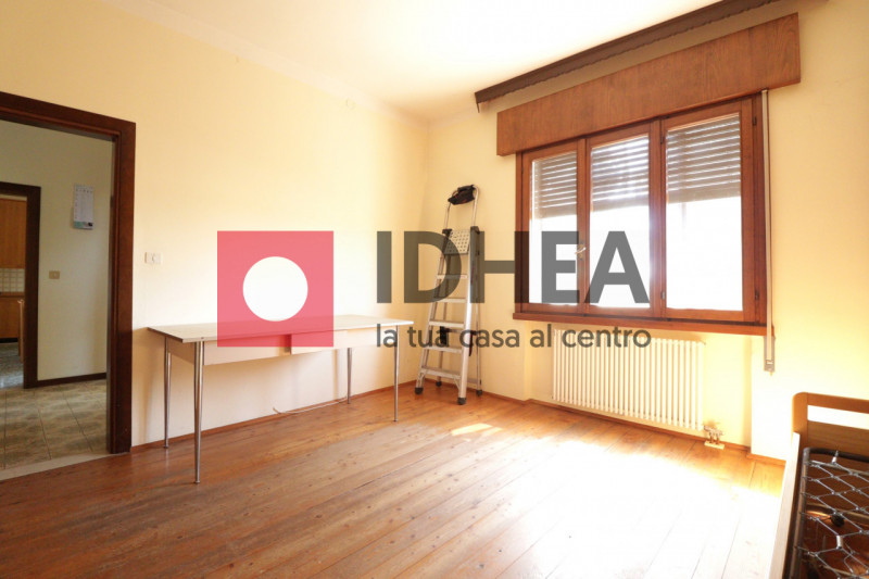 CASA SINGOLA CON GIARDINO A POSTIOMA CON TERRENO AGRICOLO DI 20.000MQ - RIF. "AVP3"

L'agenzia im...