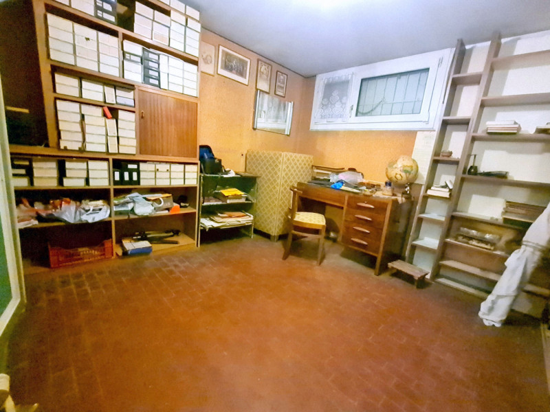ELEGANTE ED AMPIA BIFAMILIARE CON 4 CAMERE E GIARDINO A CITTA' GIARDINO €.630.000 - rif.CL545

Pr...