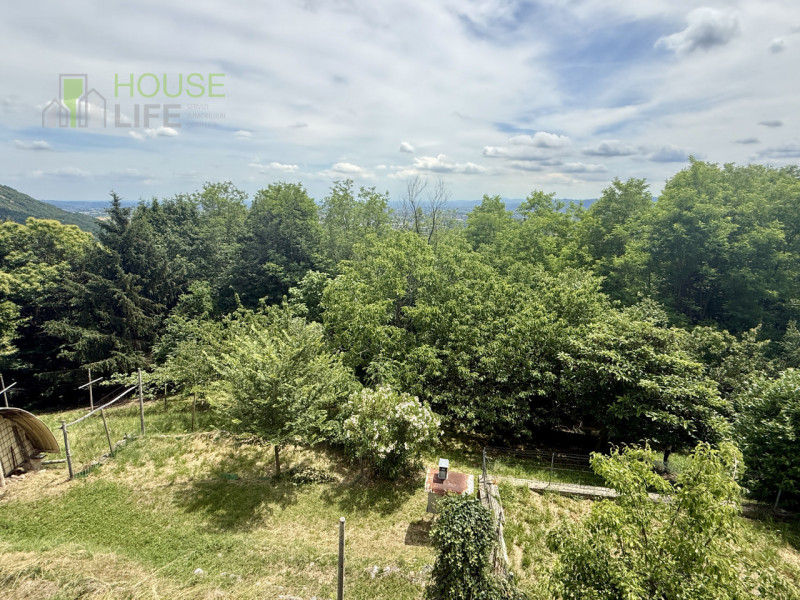 SCHIO loc. Tretto: In posizione panoramica, a 10 minuti dal centro di Schio e Santorso, CASA SING...