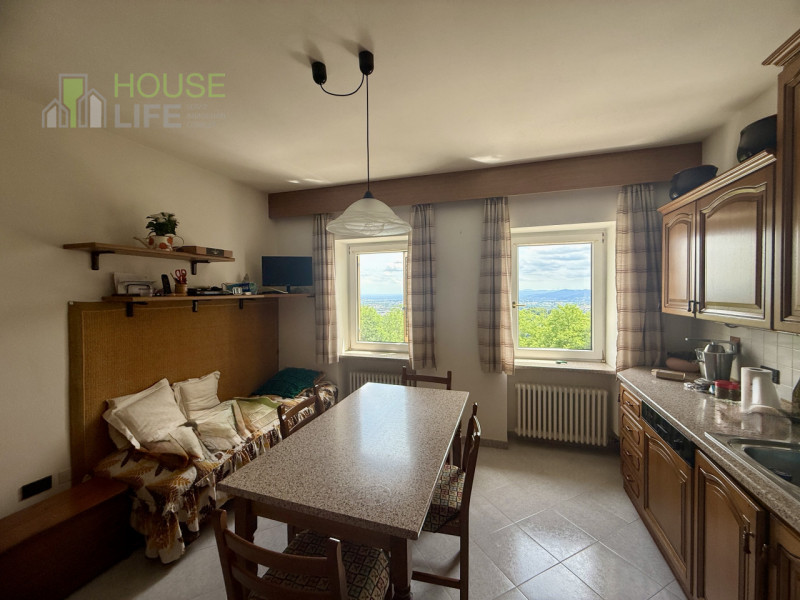 SCHIO loc. Tretto: In posizione panoramica, a 10 minuti dal centro di Schio e Santorso, CASA SING...