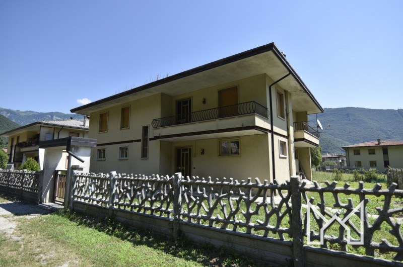 CAMPESE- Inserita in zona tranquilla e panoramica, comoda alle scuole e ai servizi principali del...