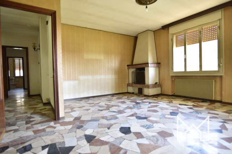 CAMPESE- Inserita in zona tranquilla e panoramica, comoda alle scuole e ai servizi principali del...