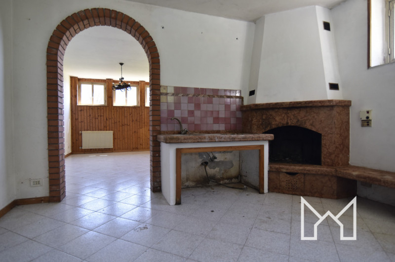 CAMPESE- Inserita in zona tranquilla e panoramica, comoda alle scuole e ai servizi principali del...