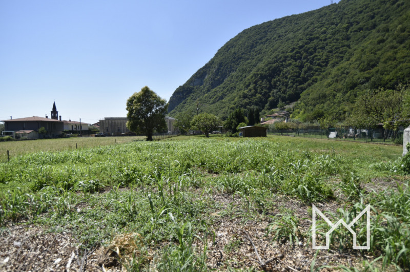 CAMPESE- Inserita in zona tranquilla e panoramica, comoda alle scuole e ai servizi principali del...