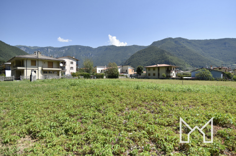 CAMPESE- Inserita in zona tranquilla e panoramica, comoda alle scuole e ai servizi principali del...