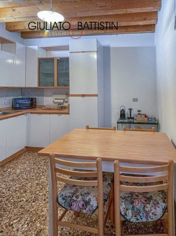 Vicenza Centro Storico: in pieno centro storico, all'interno della ZTL, siamo a proporre in locaz...