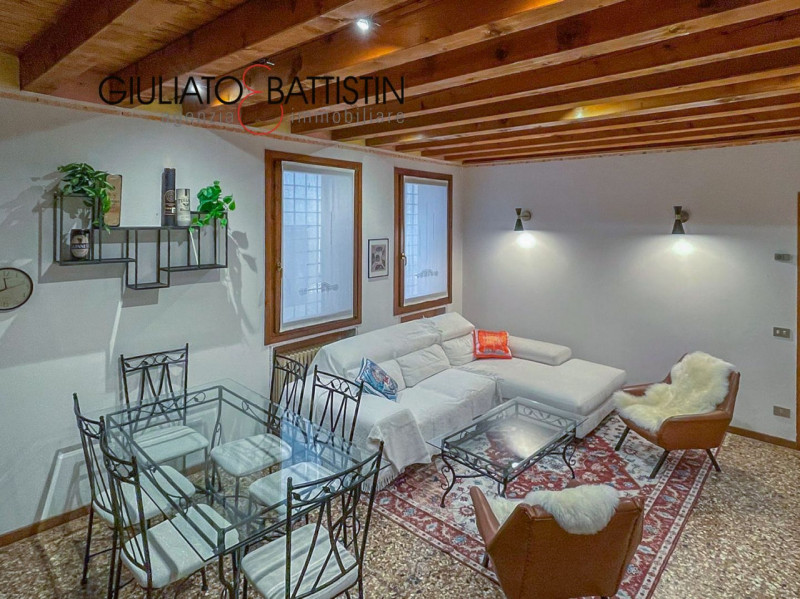 Vicenza Centro Storico: in pieno centro storico, all'interno della ZTL, siamo a proporre in locaz...