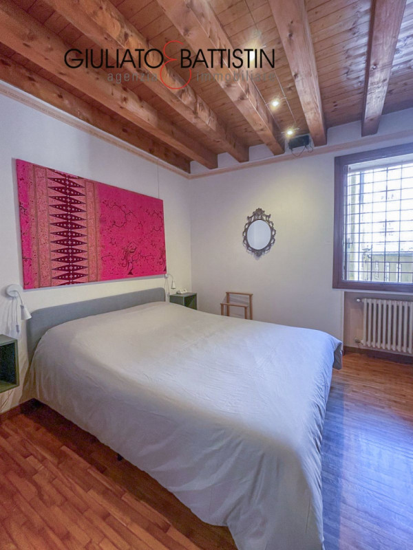 Vicenza Centro Storico: in pieno centro storico, all'interno della ZTL, siamo a proporre in locaz...