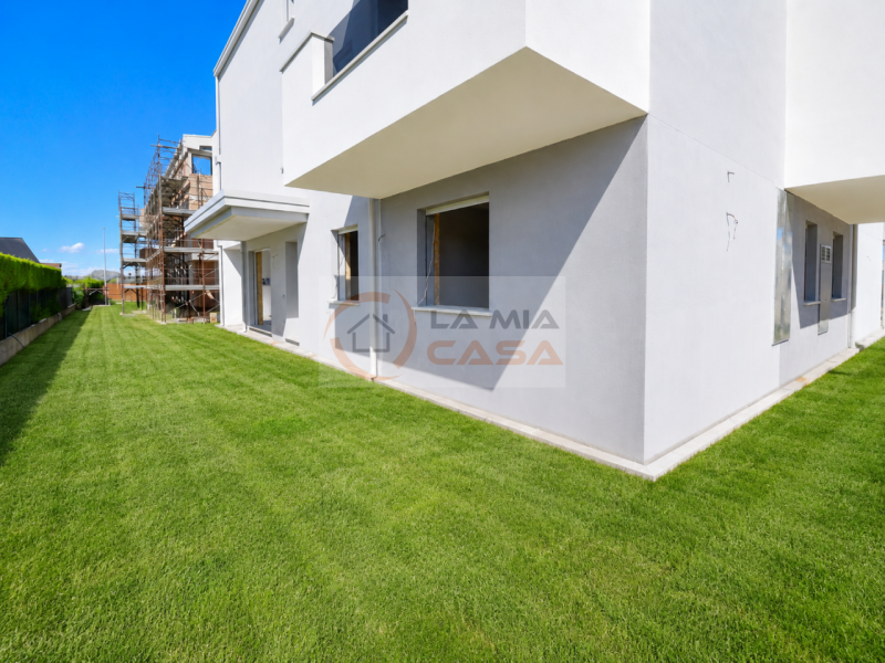 SAONARA: appartamento al piano terra con ingresso indipendente in un moderno complesso residenzia...