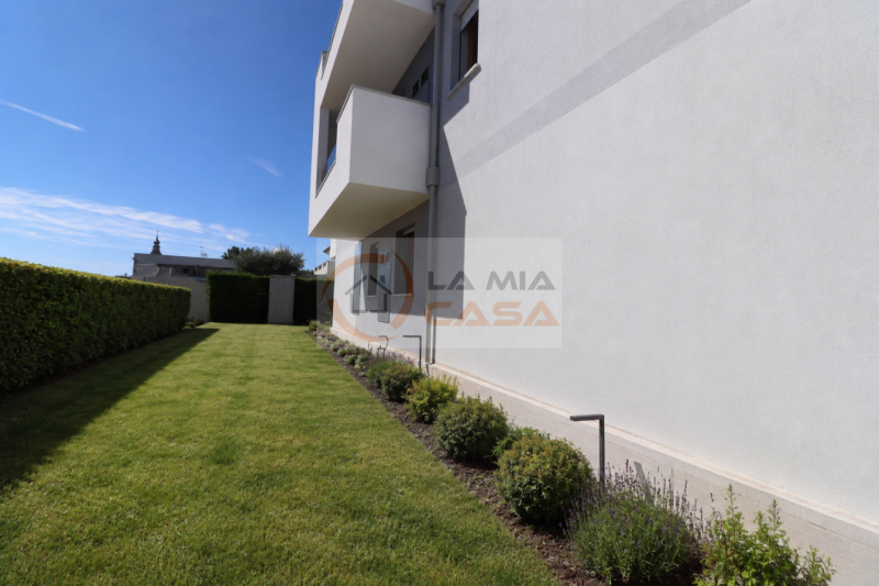 SAONARA: appartamento al piano terra con ingresso indipendente in un moderno complesso residenzia...