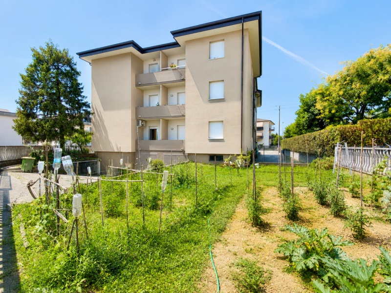 In una tranquilla e apprezzata zona residenziale di Rettorgole di Caldogno, comoda a tutti i prin...