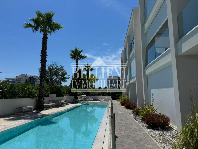 JESOLO LIDO OVEST - Proponiamo in vendita un appartamento bicamere situato all'interno del Reside...