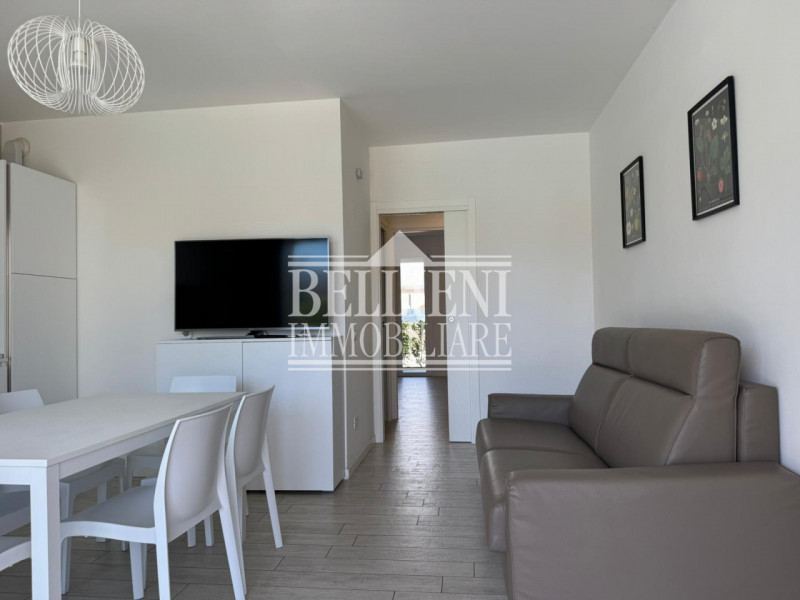 JESOLO LIDO OVEST - Proponiamo in vendita un appartamento bicamere situato all'interno del Reside...