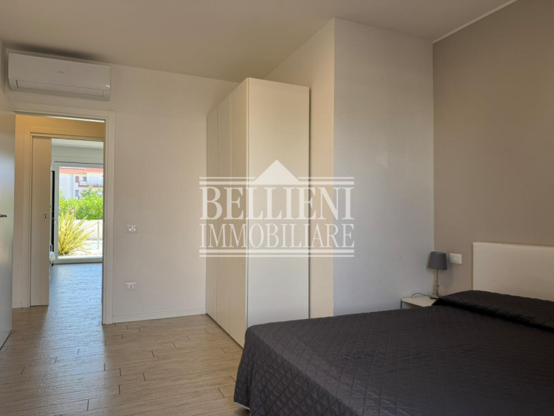 JESOLO LIDO OVEST - Proponiamo in vendita un appartamento bicamere situato all'interno del Reside...